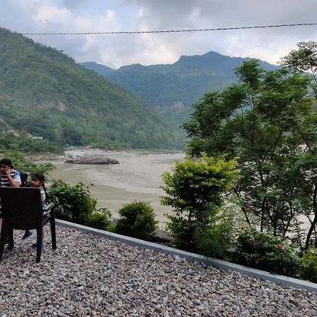 H7 Stay On The Ganges, Yoga & Spa Resort, Rishīkesh Buitenkant foto