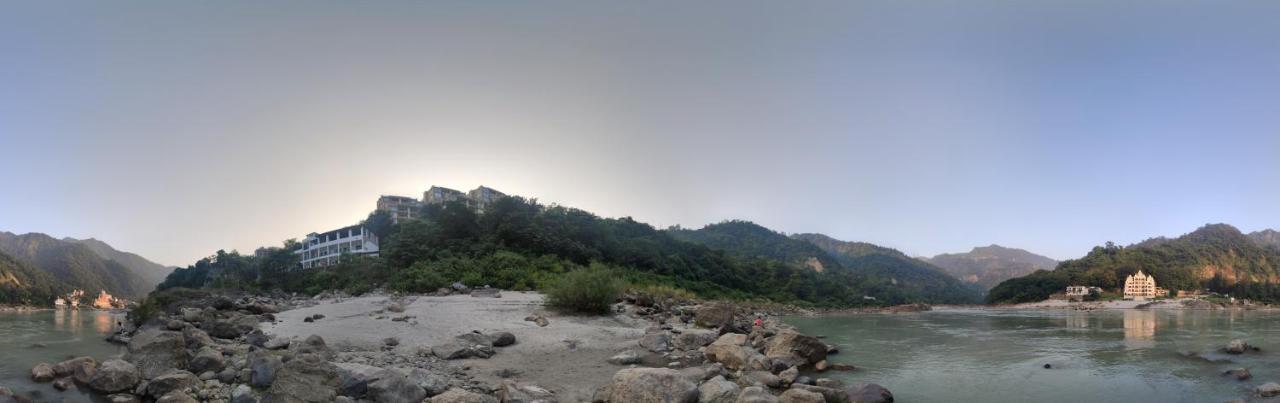 H7 Stay On The Ganges, Yoga & Spa Resort, Rishīkesh Buitenkant foto