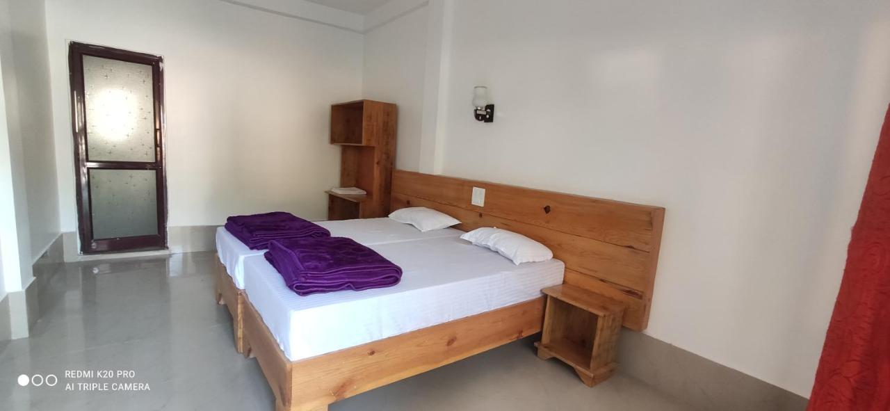 H7 Stay On The Ganges, Yoga & Spa Resort, Rishīkesh Buitenkant foto