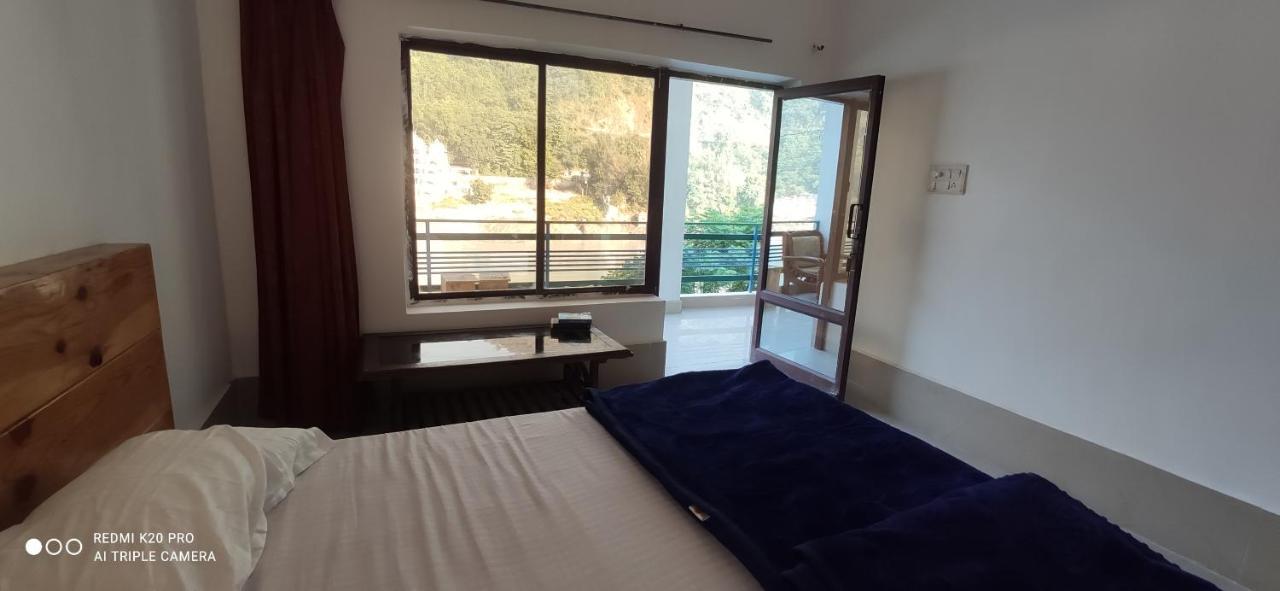 H7 Stay On The Ganges, Yoga & Spa Resort, Rishīkesh Buitenkant foto