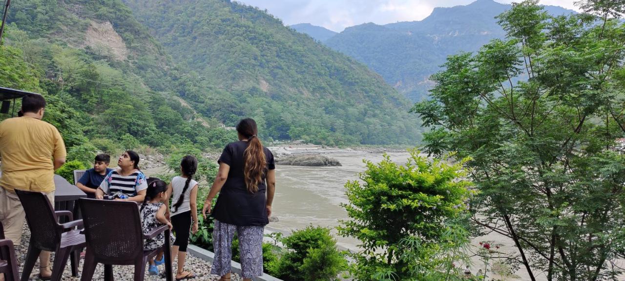 H7 Stay On The Ganges, Yoga & Spa Resort, Rishīkesh Buitenkant foto