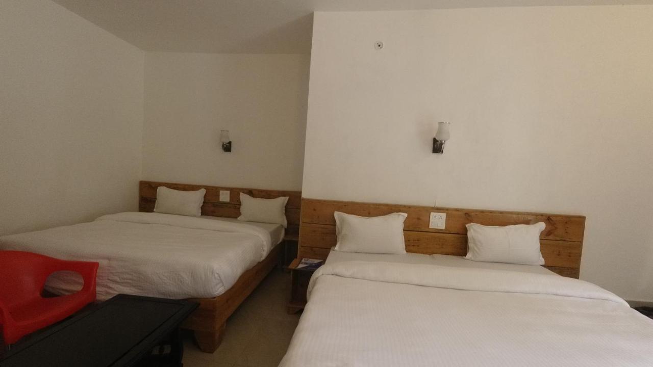 H7 Stay On The Ganges, Yoga & Spa Resort, Rishīkesh Buitenkant foto