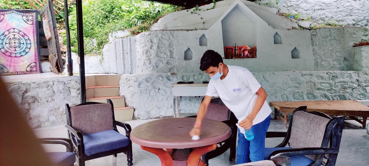 H7 Stay On The Ganges, Yoga & Spa Resort, Rishīkesh Buitenkant foto