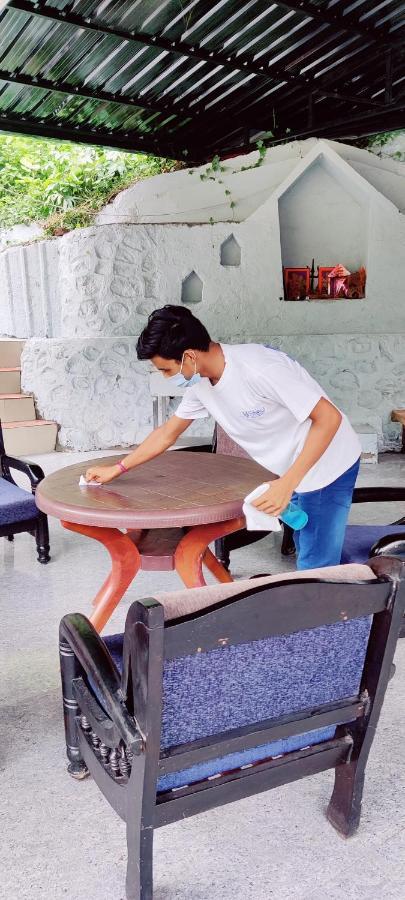 H7 Stay On The Ganges, Yoga & Spa Resort, Rishīkesh Buitenkant foto